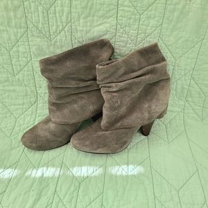 Steve Madden Carlsen Gray Suede Bootie - 6 (36)